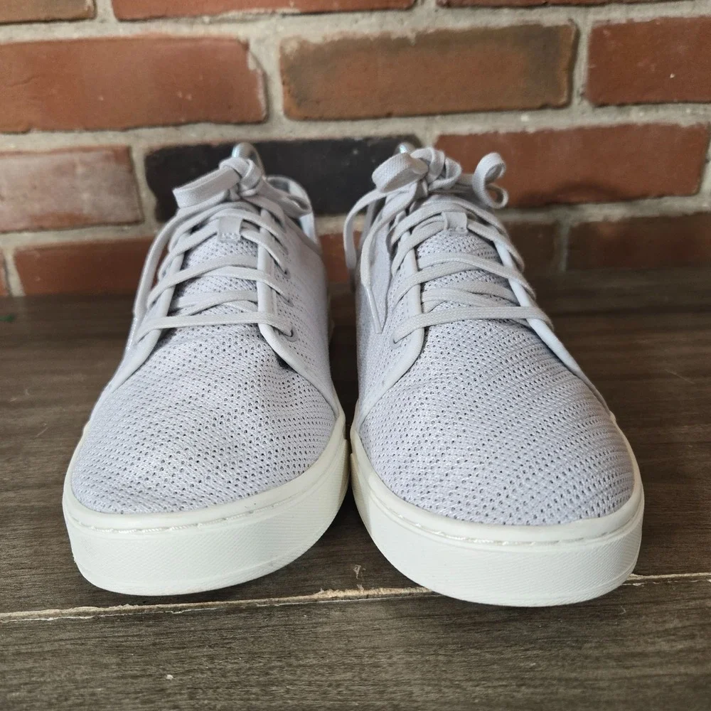 Olukai Pehuea Li Women's Size 11 Gray White shoes Excellent condition